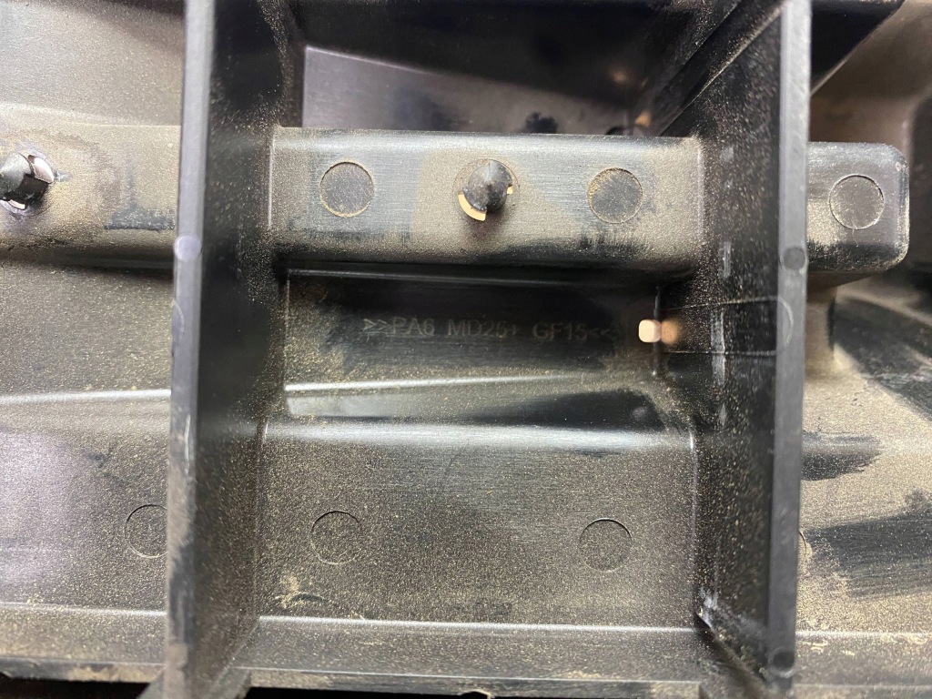 Купить Кронштейн аккумулятор коробка предохранителей chevrolet corvette c6 2005+