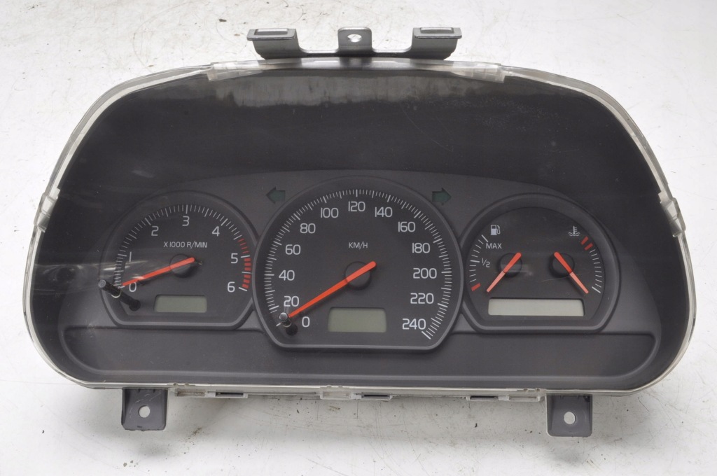 фото №1, Volvo s40 v40 1.9 di счетчик приборы 30638560 eu