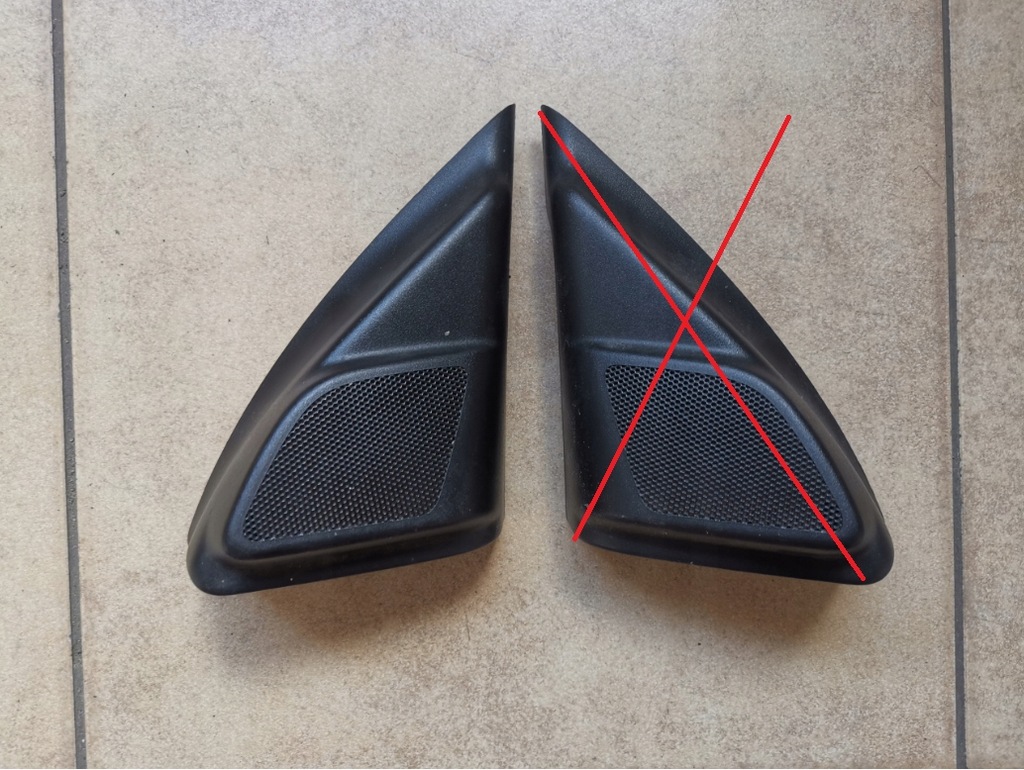 фото №1, Volvo c30 треугольник заглушка дверь динамик lh