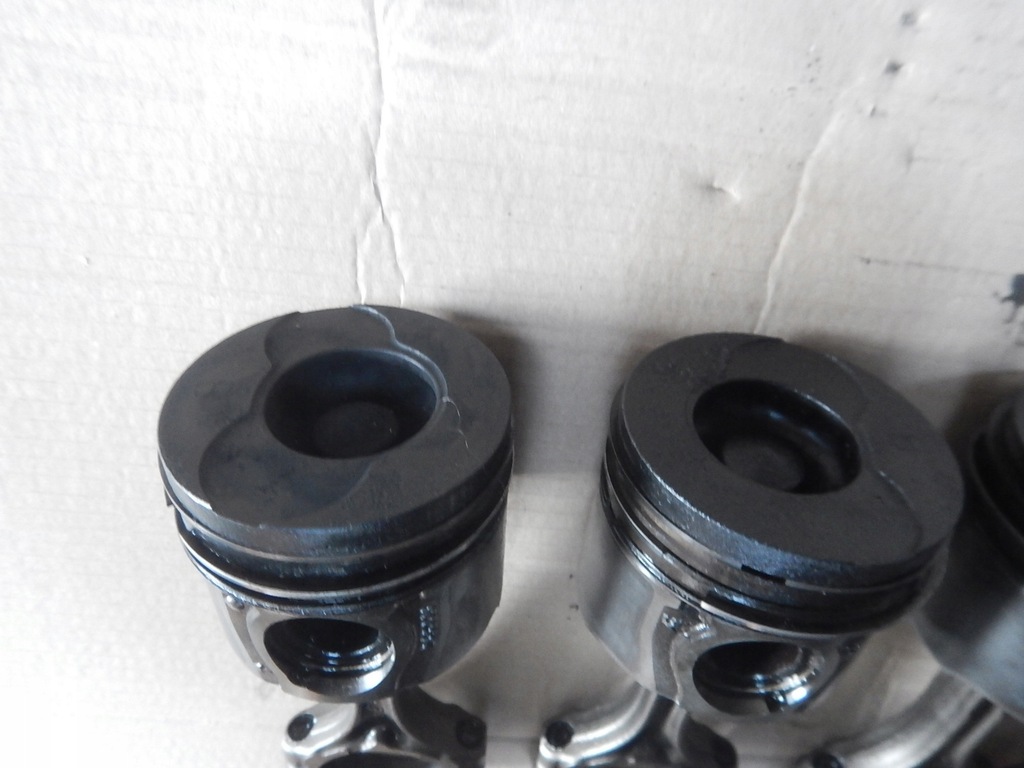 фото №3, Поршень поршни + шатун mni cooper r50 r53 yaris i 1.4 d4d 1nd 75km