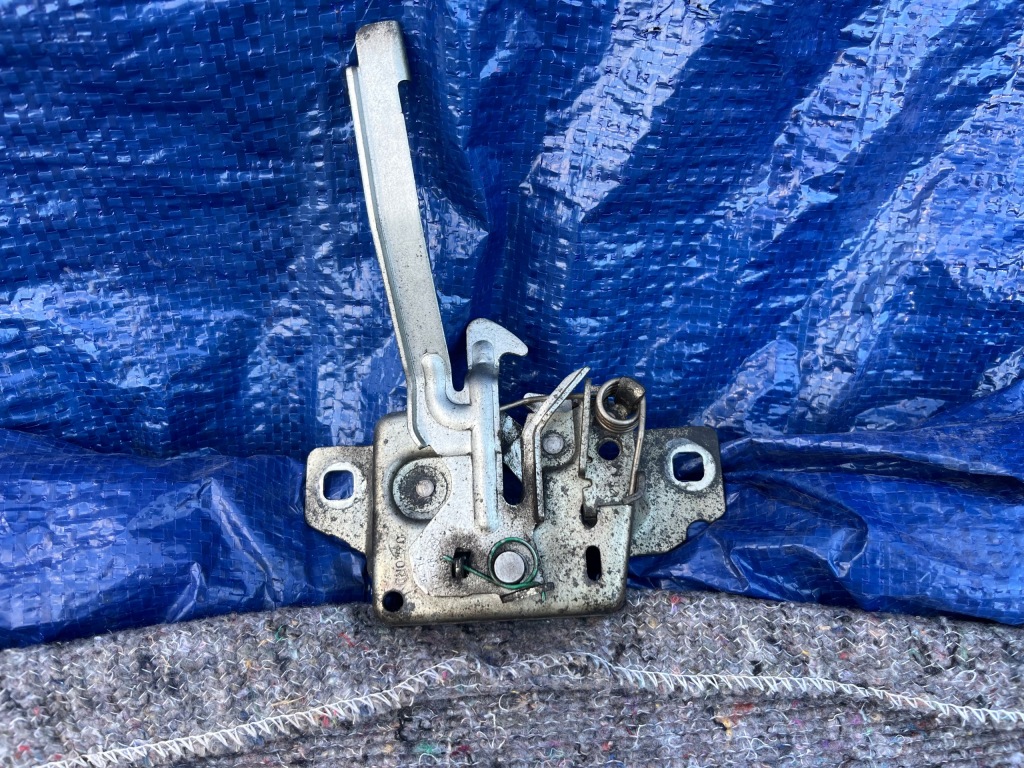 Купити Mercedes benz citan w415 замок капот кришки двигуна 16374r