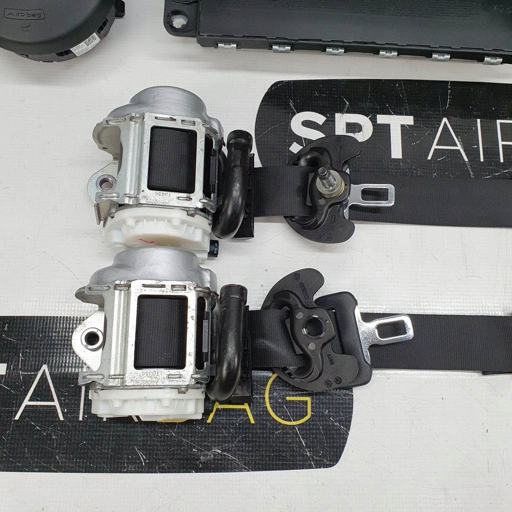 фото №10, Giulia панель приладів консоль зелений нитка подушки безпеки ремені подушка безпеки