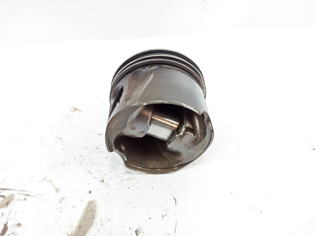 фото №9, Mercedes-benz cls c219 2005 поршни