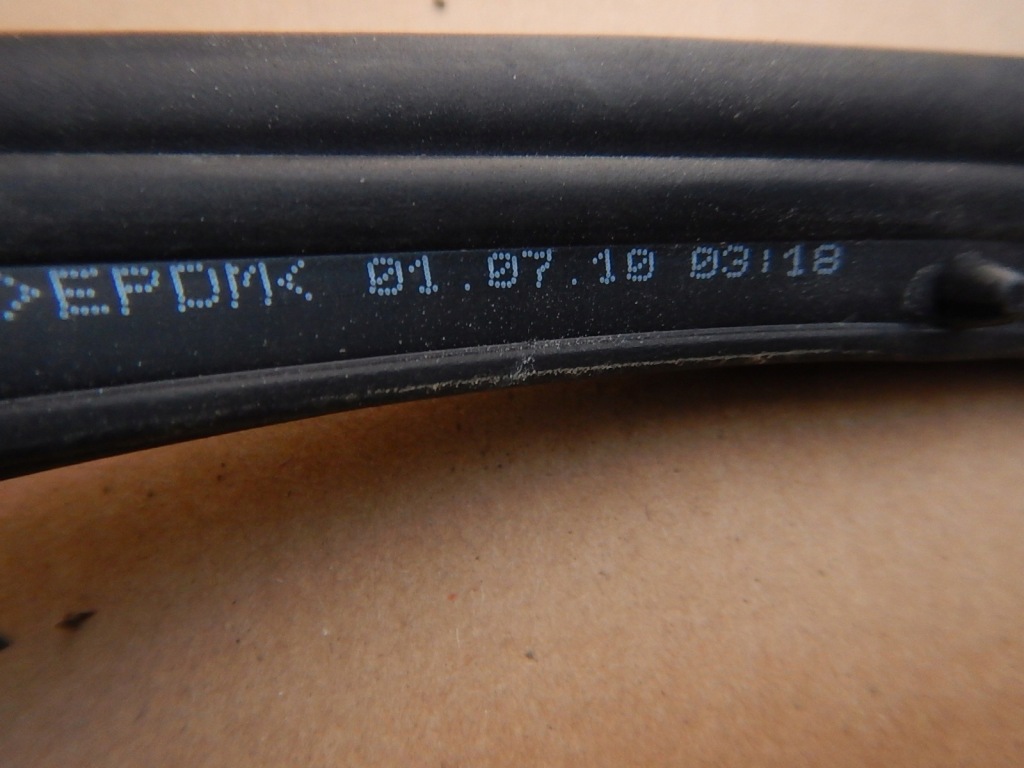 фото №3, Peugeot rcz прокладка дверь правое передние нижняя