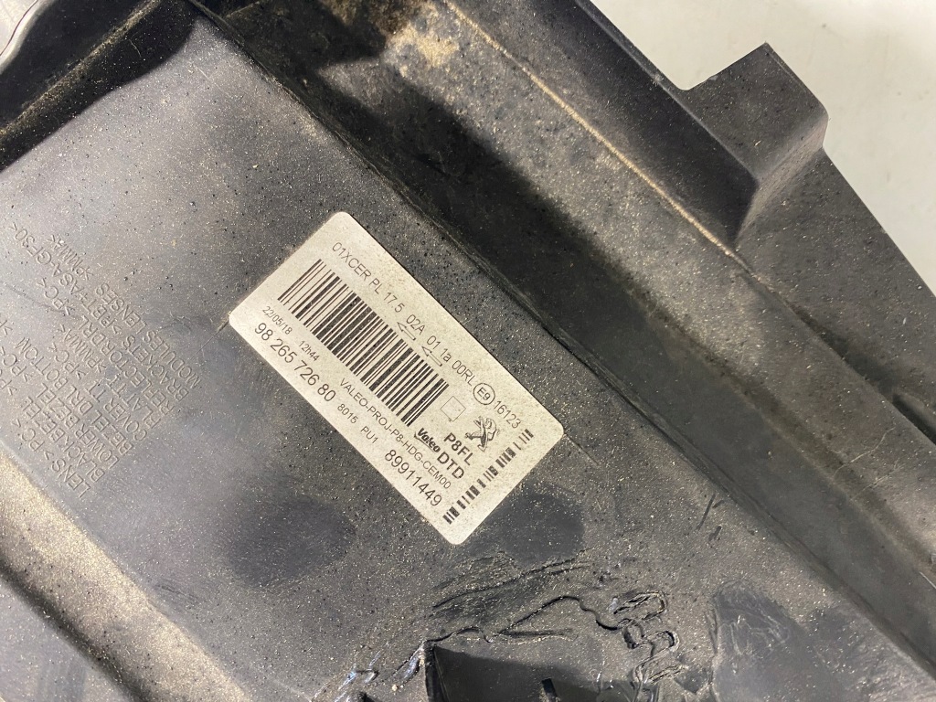 Фара правый  перед правая передняя peugeot 3008 2 5008 2 full led европа Киев