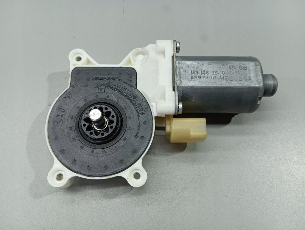 фото №1, Моторчик скло правий перед vw fox 2pin