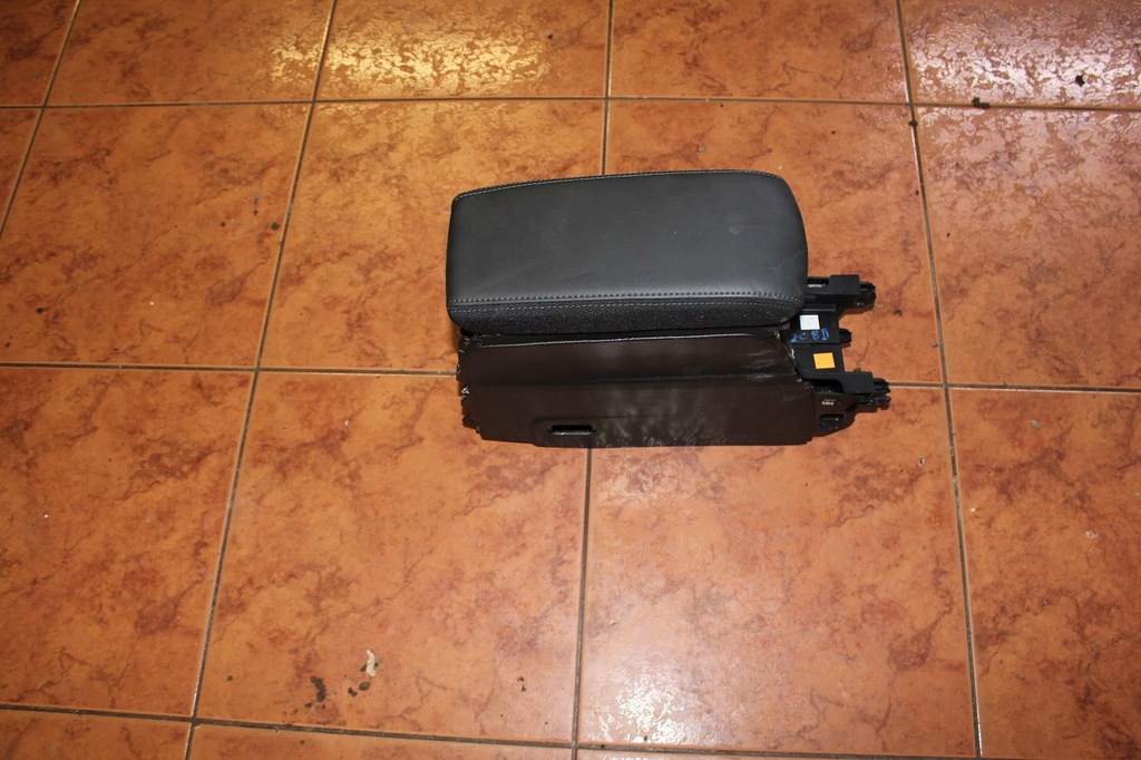 фото №1, Peugeot 208 ii gt підлокітник оригінал