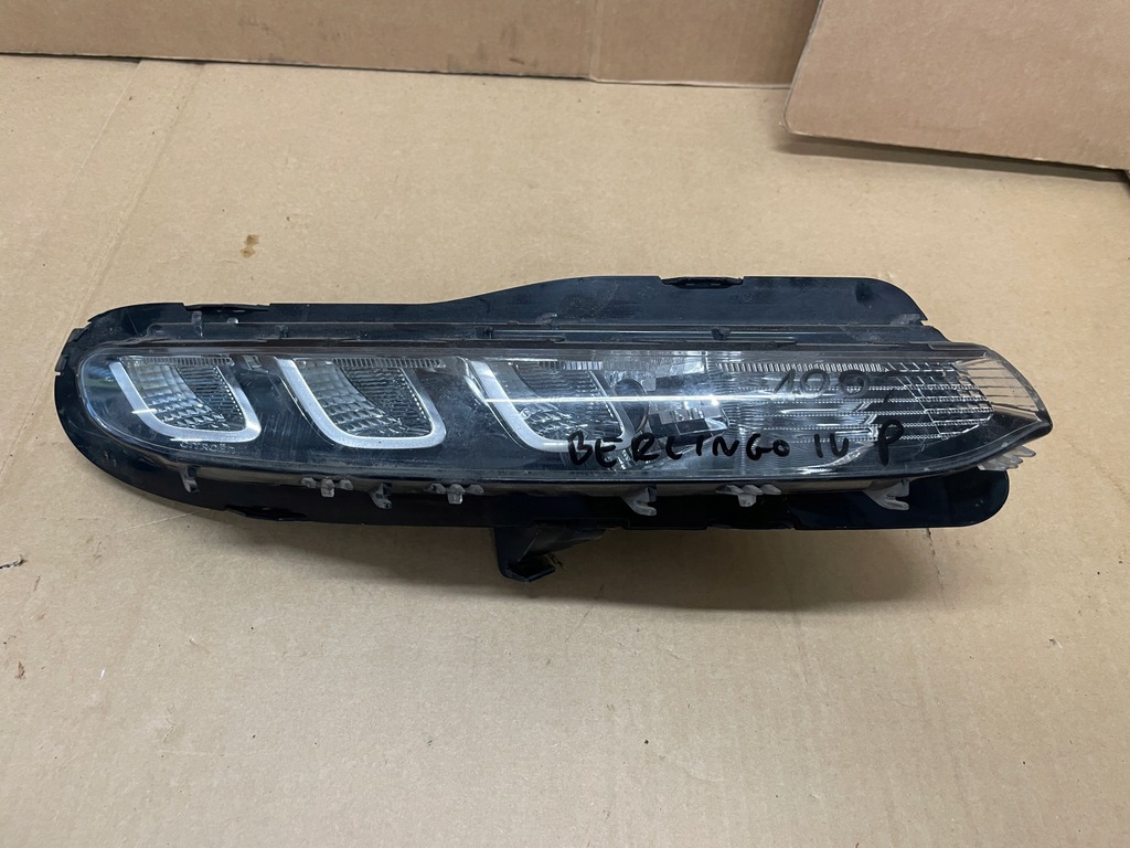 фото №1, Citroen berlingo iv правый противотуманная фара led 9819435580