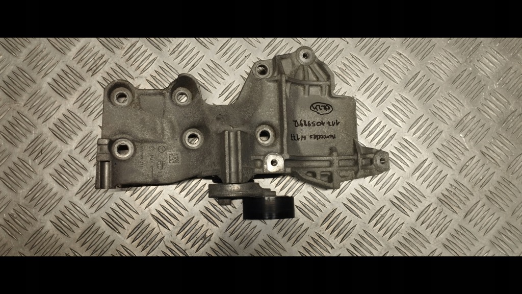 Купить Mercedes w177 кронштейн генератора 117105989r