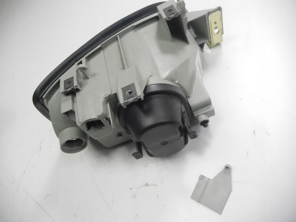 фото №4, Лампа ліва перед renault clio i 7701042150