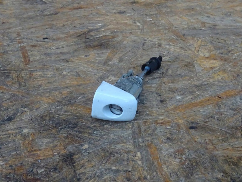 фото №7, Audi a4 b8 s5 a5 8t вкладка замка двері заглушка кольори lz5f lx7r ls9r ly9b