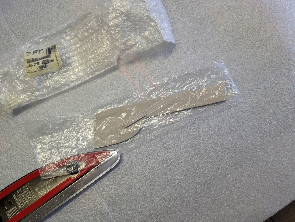 фото №8, Citroen ds3 lift молдинг крыла правая задняя задняя 9800069377