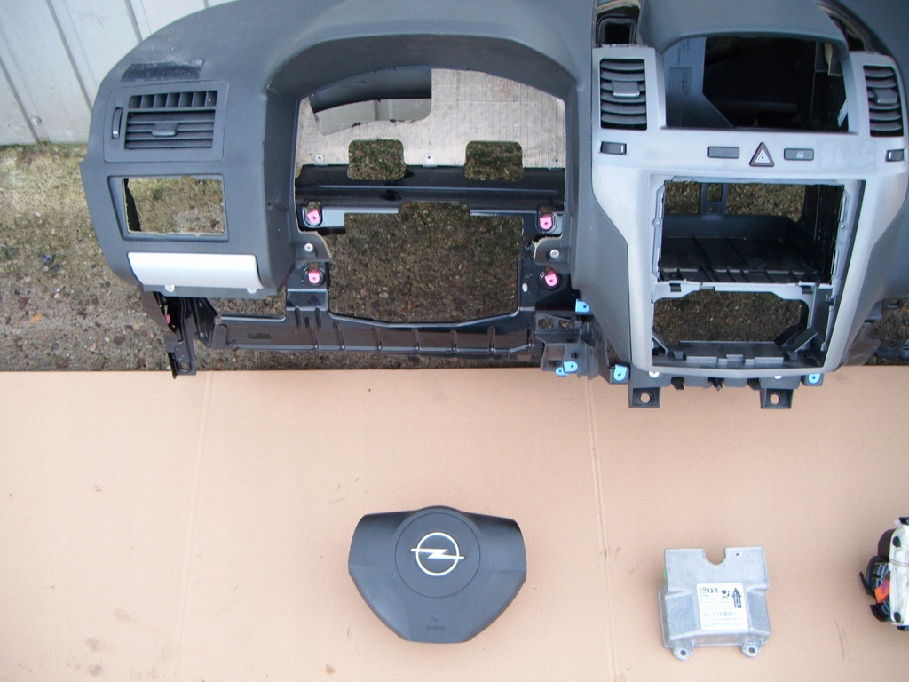 фото №7, Opel zafira b 05- консоль приборная панель подушки безопасности комплект