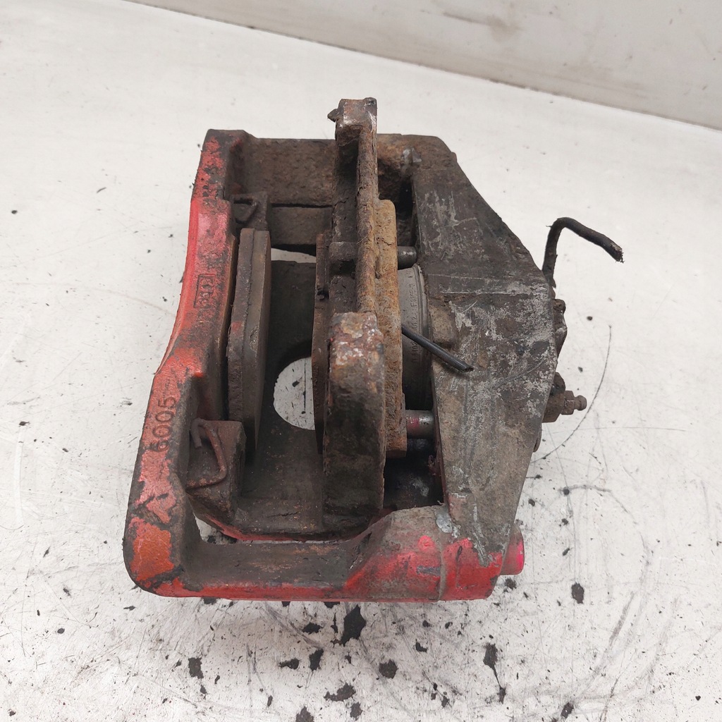 фото №7, Audi a6 c5 2,7t суппорт тормозной левый перед