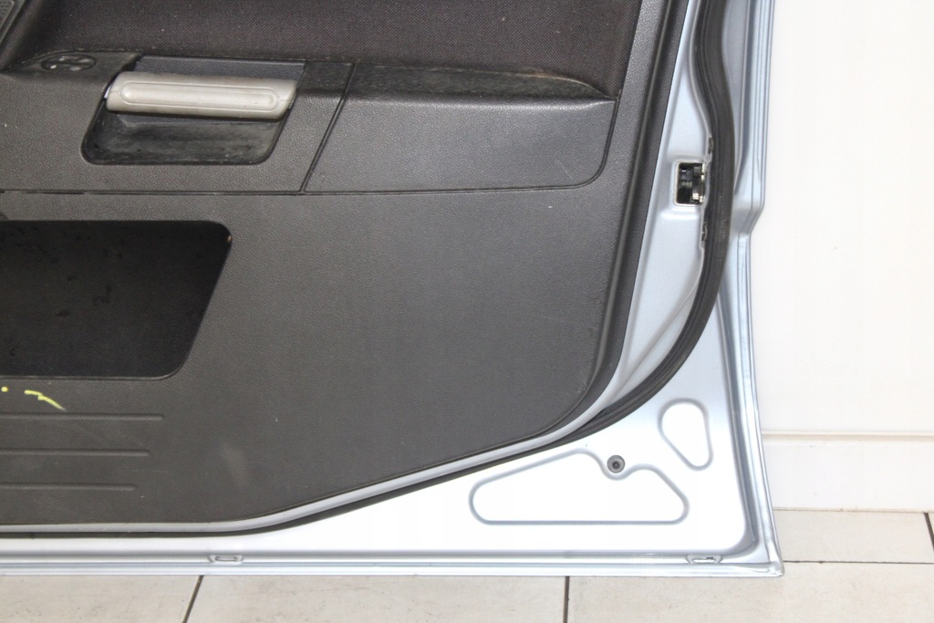 фото №11, Дверь правый перед правое передние ford fusion lift 2005r- j4 - код лакокрасочного покрытия