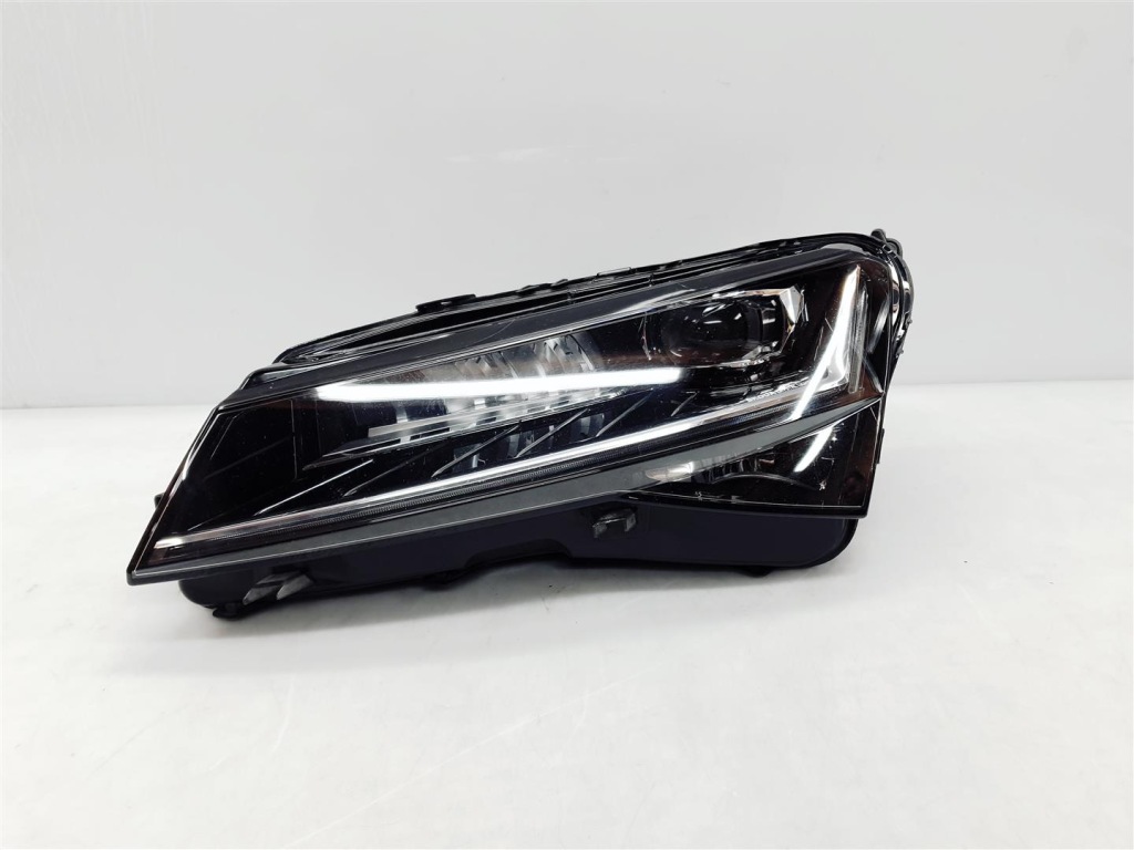 Купить Skoda superb 3 рестайлинг  20r+ левая фара перед full led crystal ory европа  !!!