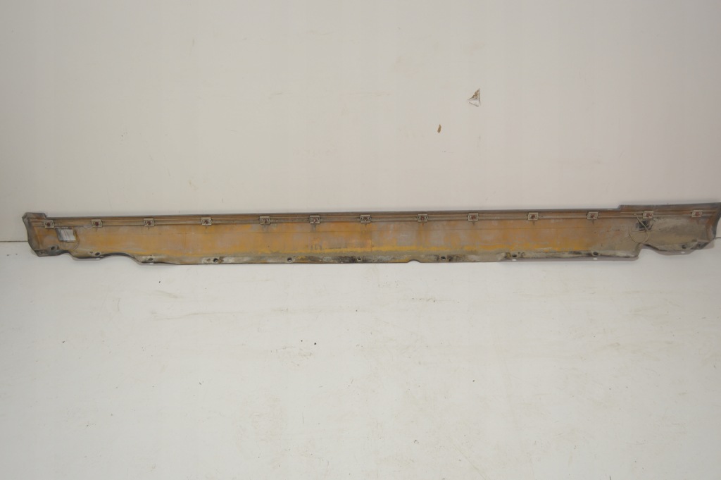 Накладка поріг ліва поріг mercedes w126 рестайлінг  long 1266905140 Ціна