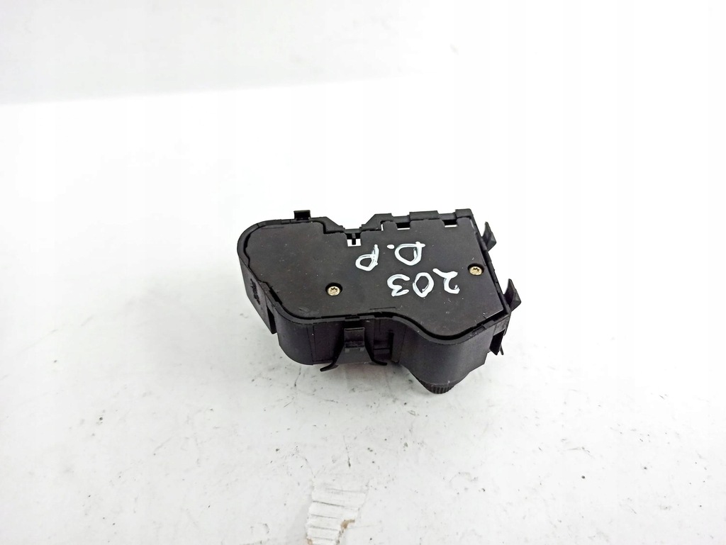 фото №10, Mercedes-benz c w203 2004 перед сторона правая панели управление переключатели