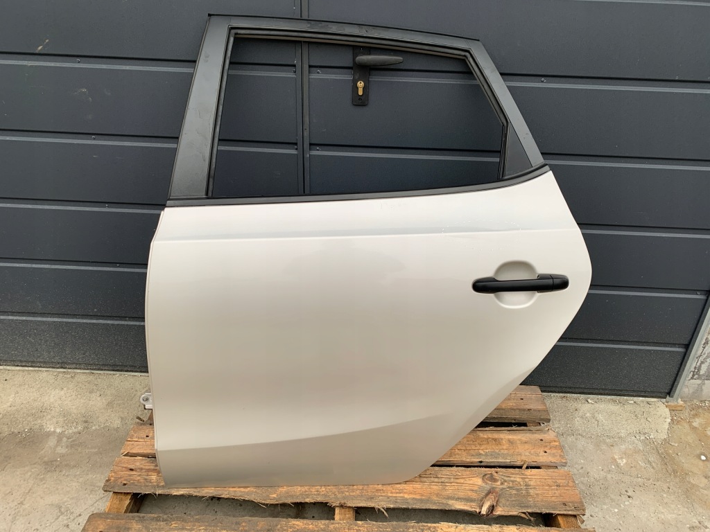 фото №1, Дверь левая задние задняя hyundai i30 i 1 07- лак: qu хэтчбек 5 дверь