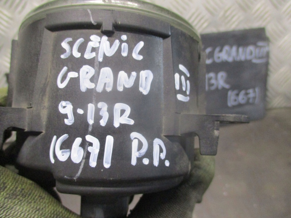 фото №3, Протитуманна фара правий перед 8200074008 renault scenic grand iii 09-13r.