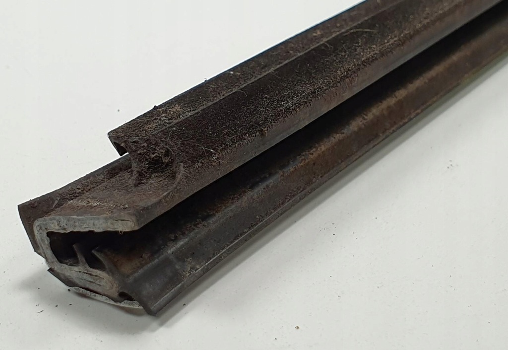 фото №6, Молдинг ущільнювач правий перед ford mondeo mk4