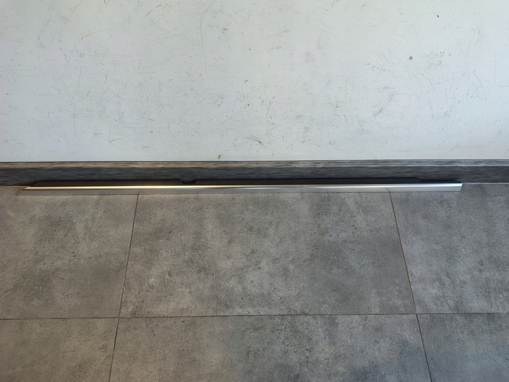 фото №1, Молдинг стекло mercedes ml 166 gle 166 правая задняя задняя хром идеальное состояние