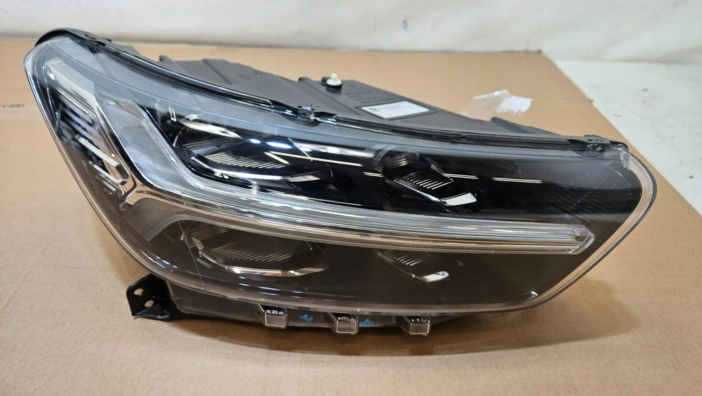 фото №13, Лампа перед передняя правая volvo xc40 31655982