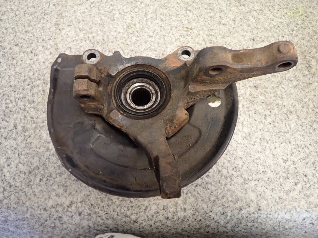 фото №3, Space star 1.3 98-05 поворотний кулак передня права