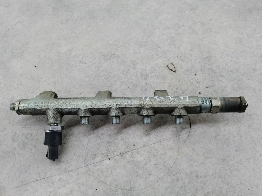 фото №1, Молдинг впрыскная дизель renault master ii 8200023961 0445214025 bosch 2.2