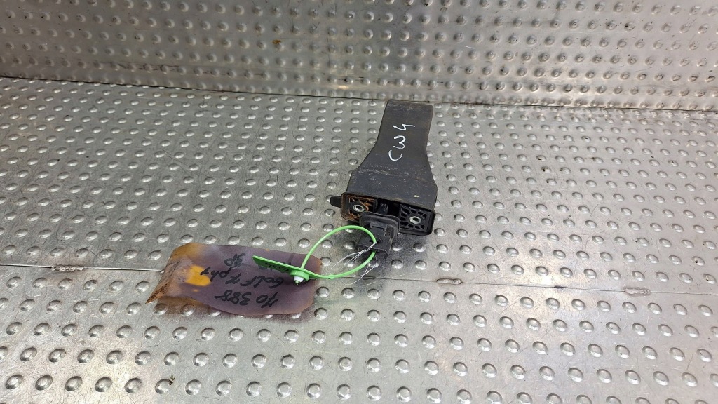 фото №1, Ограничитель дверь левый перед 5n0837923a vw golf vii