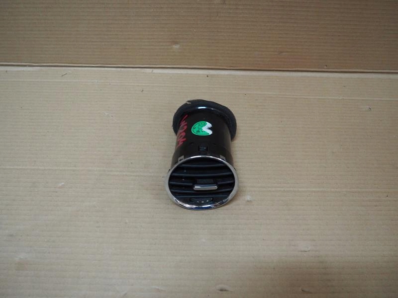 фото №1, Решётка обдув левая w панель mercedes w204