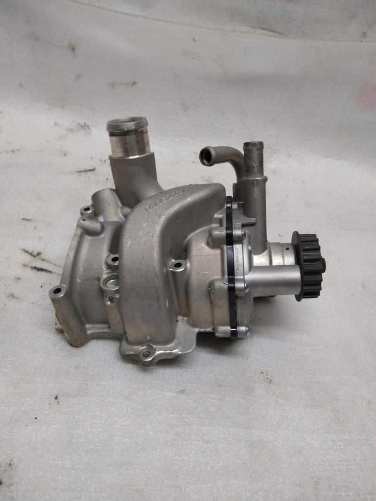 Купить Насос воды mclaren 650s 2019 год 00062231