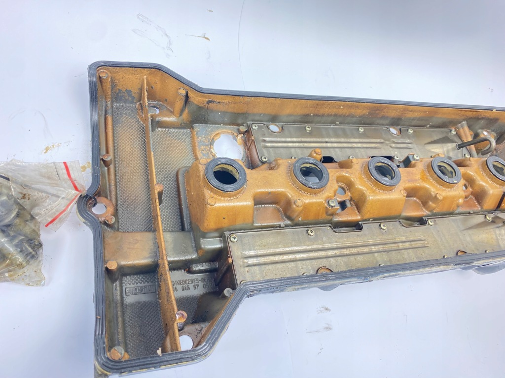 Крышка клапанов головки mercedes w124 w140 r129 sl m104 280 320 1040160705 Цена