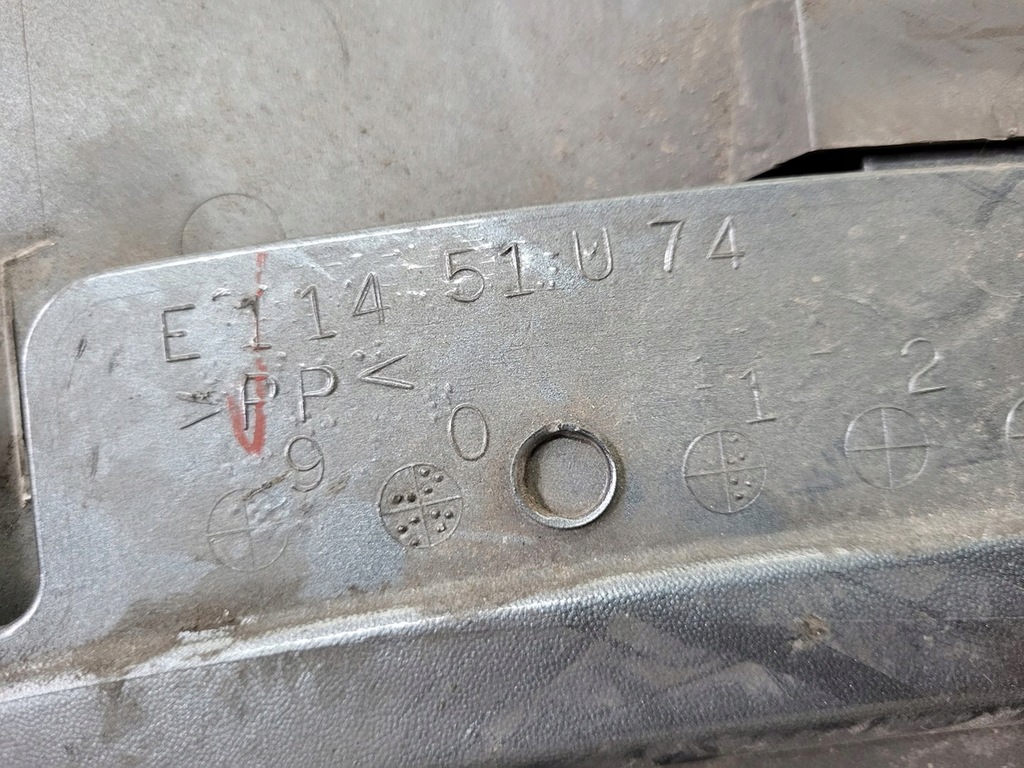 фото №13, Mazda tribute молдинг дверь правый задняя правая задняя