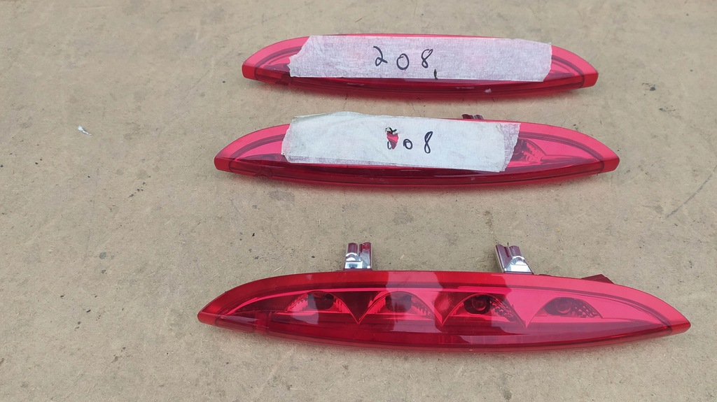 фото №11, Лампа стоп-сигнал w крышка peugeot 208