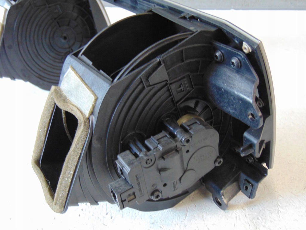 фото №8, Решётки рамка обдув средний jaguar xf x250