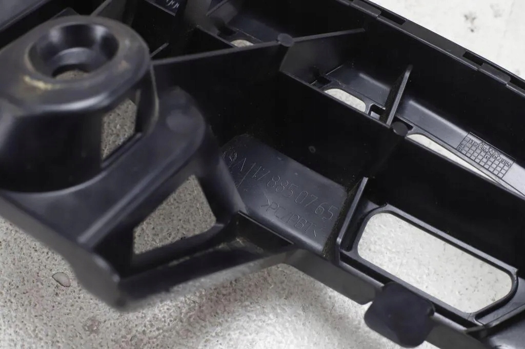 Купити Лівий кронштейн  заднього бампера mercedes-benz cla купе c117 a1178850765 2.0l