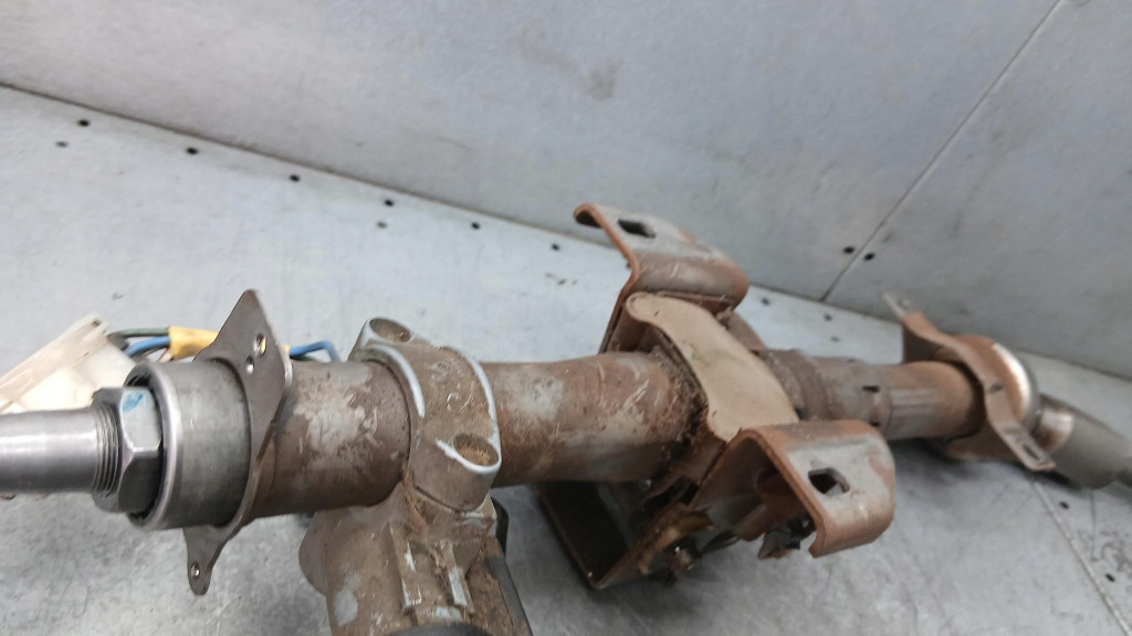 Колонка кермова nissan almera n15 1.4b 95-00r Зі Шроту