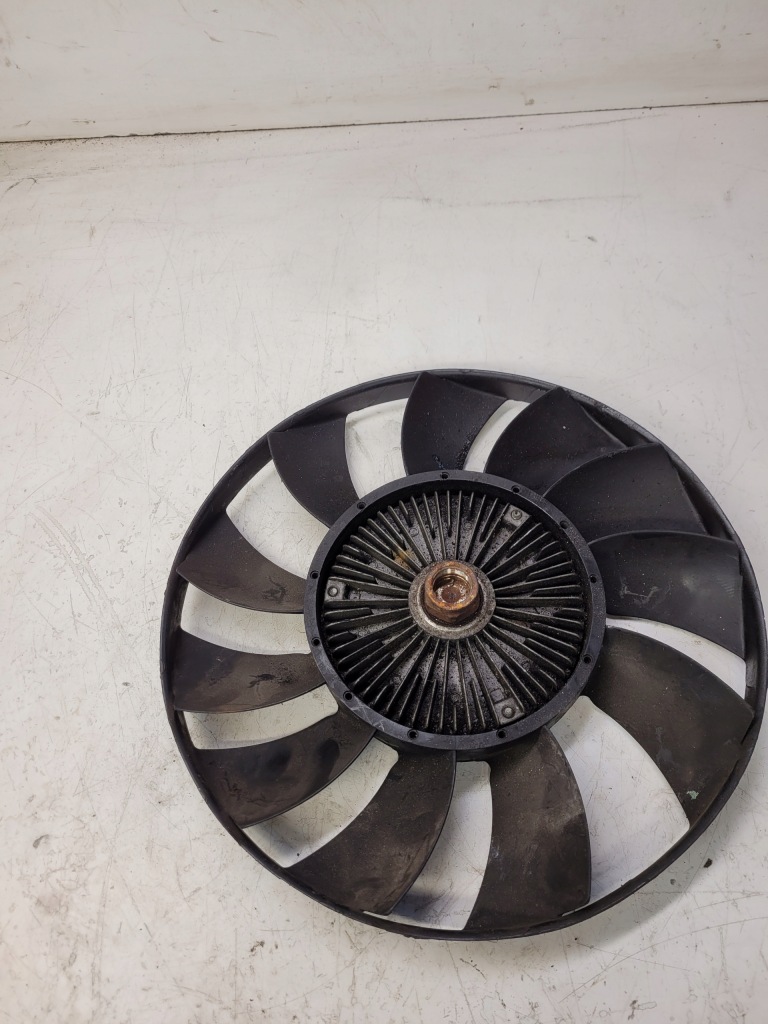 фото №3, Сцепление вязкостная муфта вентилятор a4 a6 2.5 td 059121301a