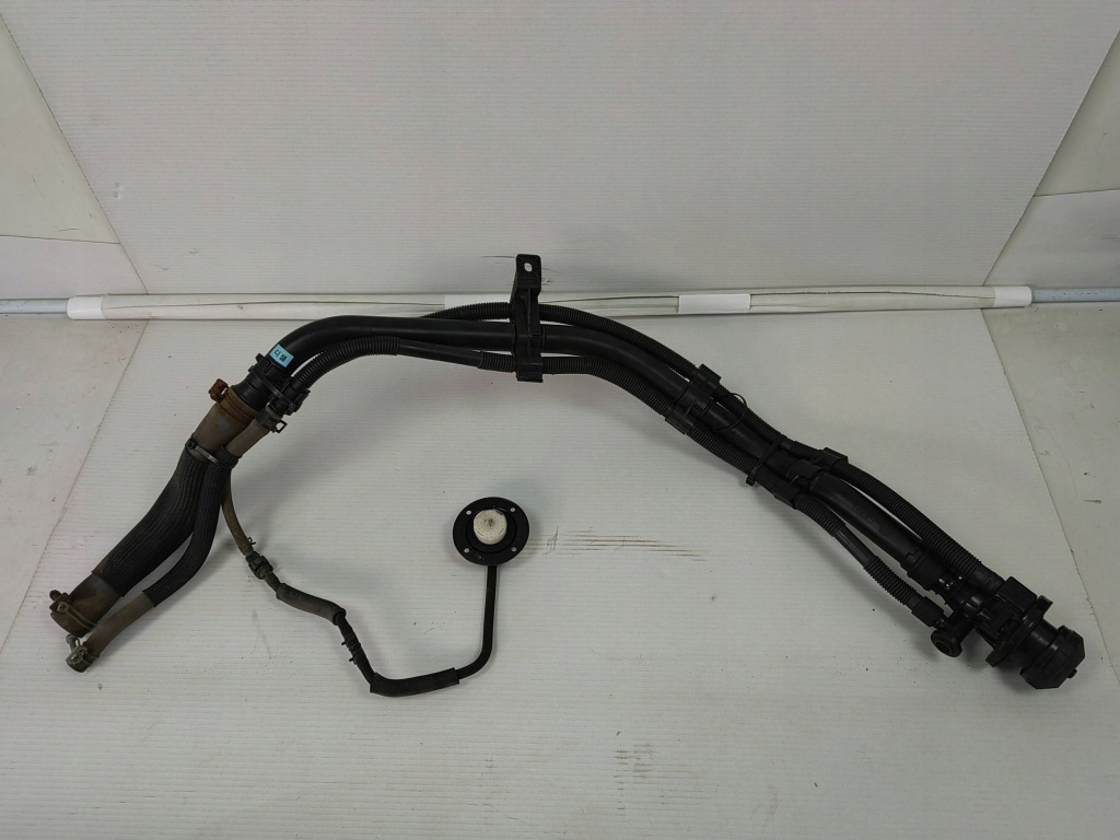 Купити Ssangyong musso 2.2 19r труба заливна горловина пального