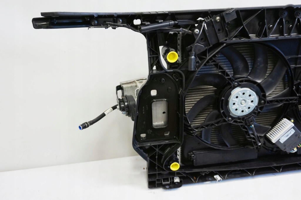 Ремень передний усилитель audi a5 8ta рестайлинг  2.0tdi Киев