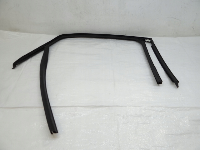 фото №8, Citroen c3 aircross левая задняя прокладка дверь стекло 13452288