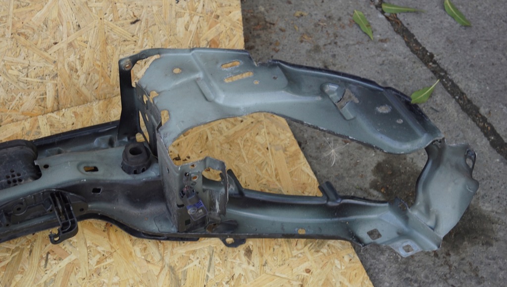 фото №15, Pas передний верхний усилитель volvo s40 ii lift