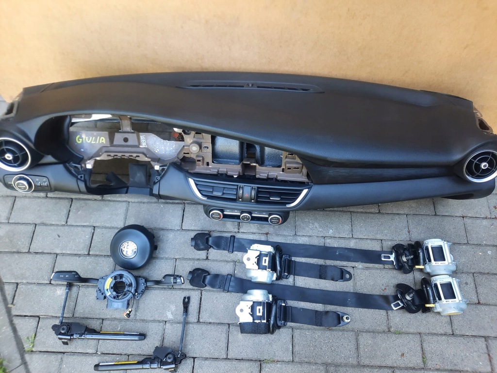 фото №8, Приборная панель alfa romeo giulia