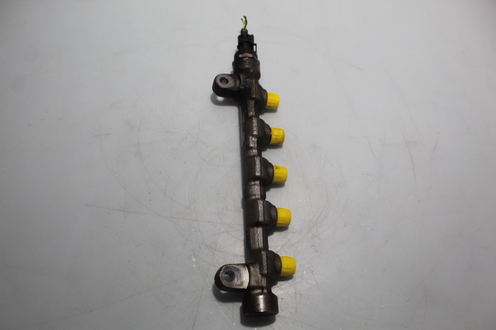 фото №4, Молдинг впрыскная hyundai i30 i 1.6crdi