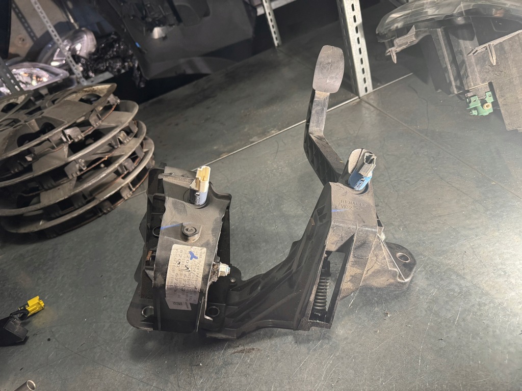 фото №6, Renault master iii iv movano b c nv400 потенціометр педаль газу 180101626r