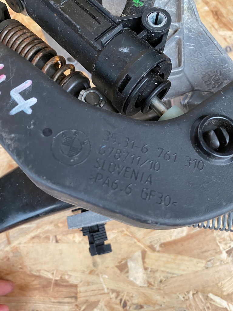 фото №5, Bmw 1 f20 педаль тормоза сцепления 6761310 механическая коробка передач