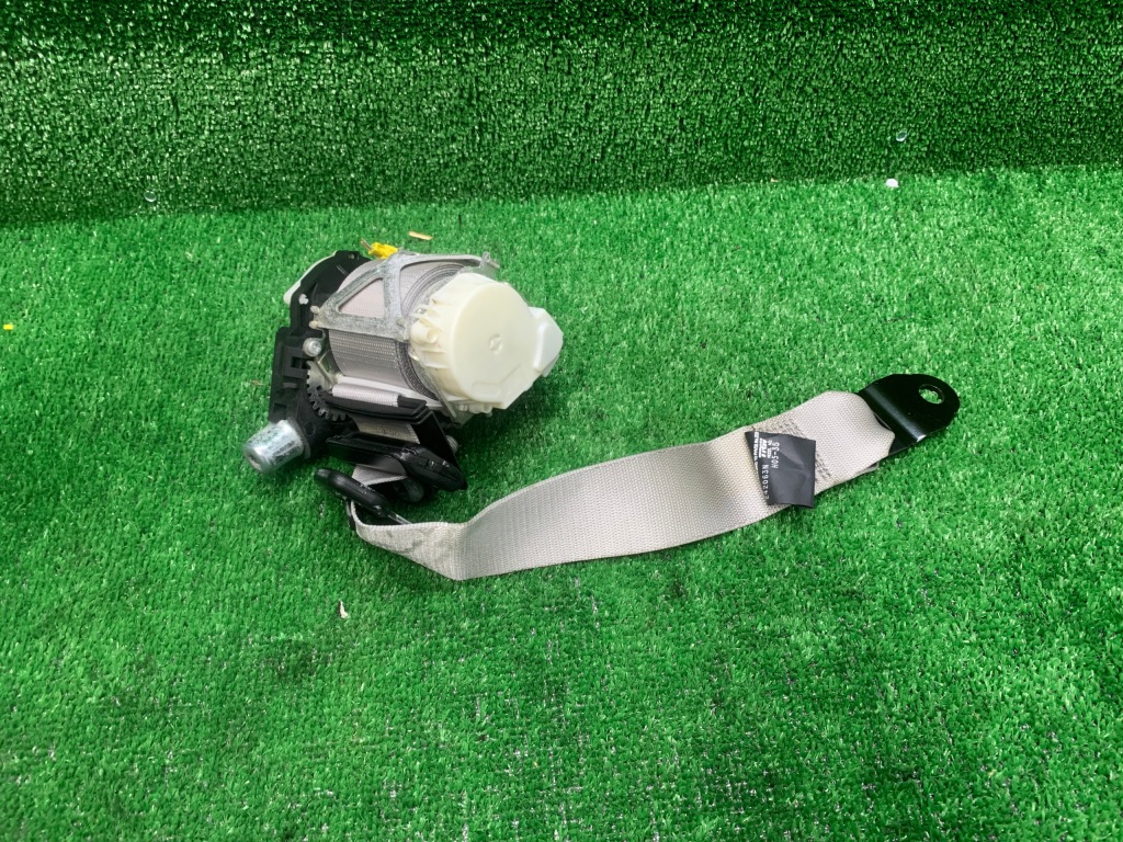 Купити Mercedes-benz r w251 ремінь лівий задній задній 3 ряд a2518600585