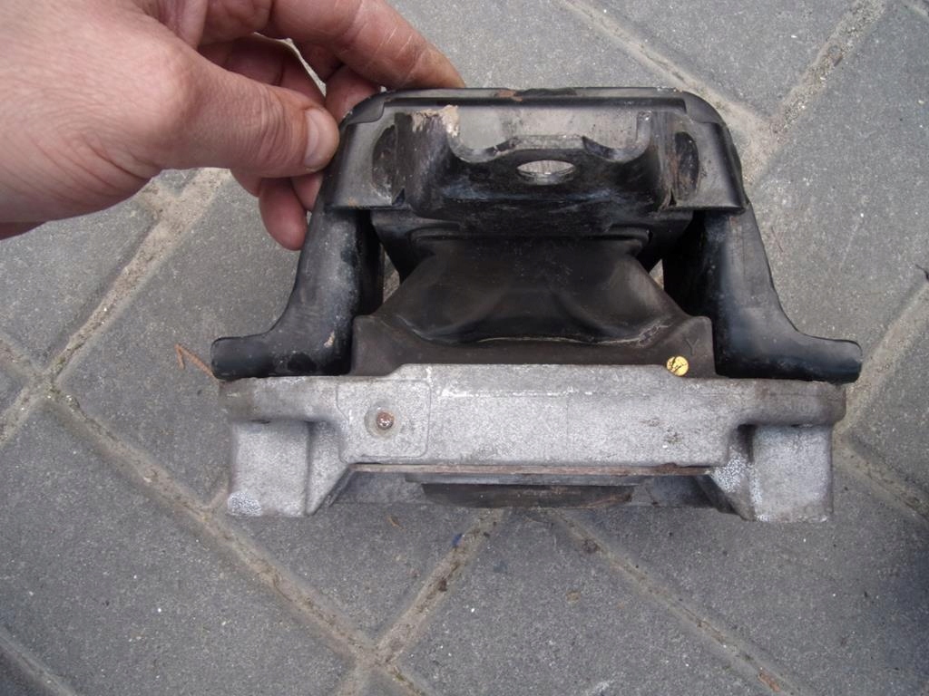 фото №4, Outlander iii 2.2d кронштейн подушка двигуна коробки