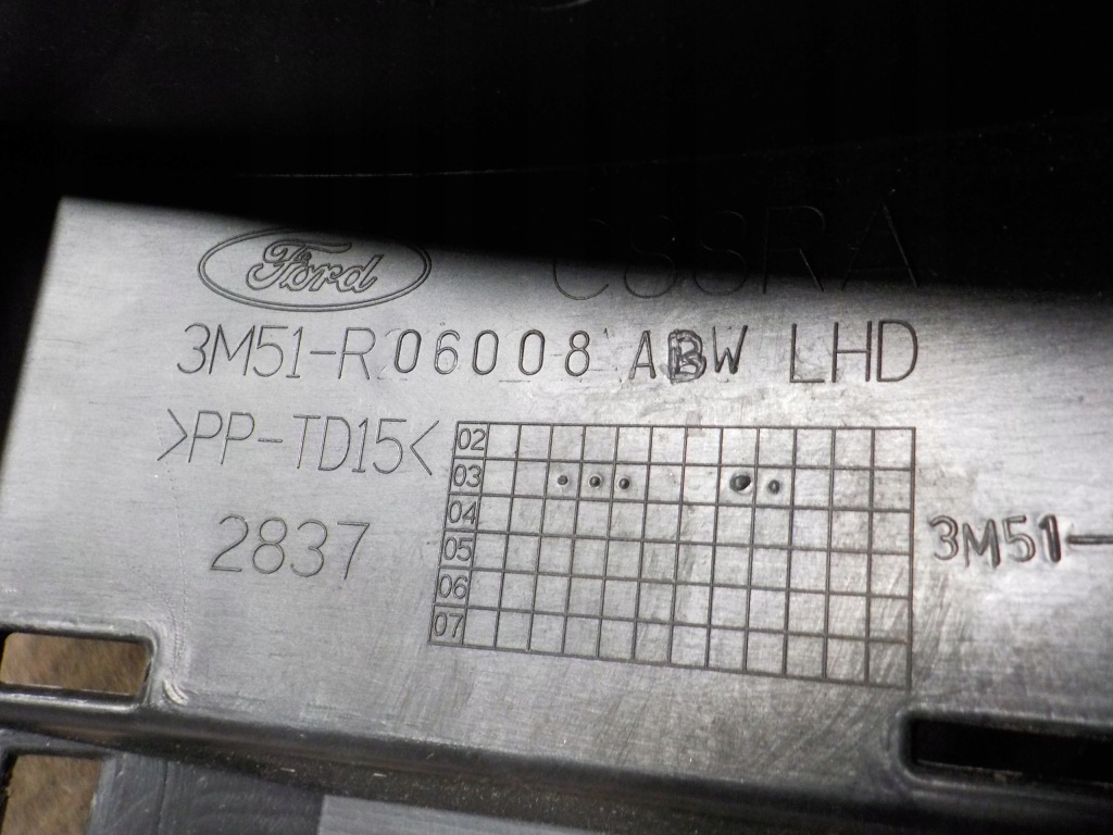фото №4, Ford focus c-max 1.8 b 2003r. бардачок пасажира 3m51-r06008